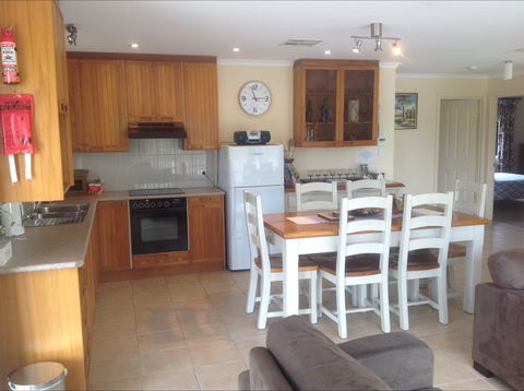 Breakaway Farmstay - Brisbane 4u 1