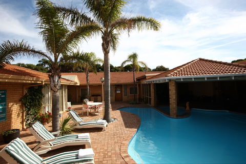 Comfort Inn Bay Of Isles - Brisbane Tourism 0