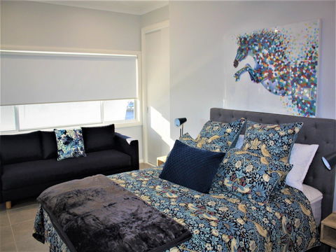 Coolah Shorts - Self Contained Apartments - Tourism Brisbane 0