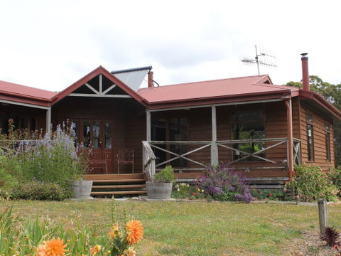 Eagle's Roost Farmstay B&B - Tourism Brisbane 0