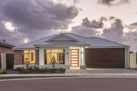 Fairway Lakeside - Brisbane 4u 0