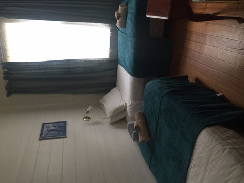 Lake Leake Inn - Tourism Brisbane 2