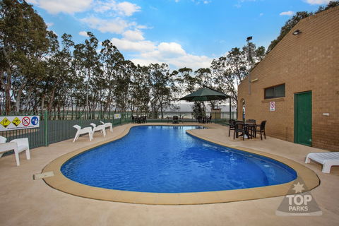 Lake Fyans Holiday Park - Brisbane 4u 1