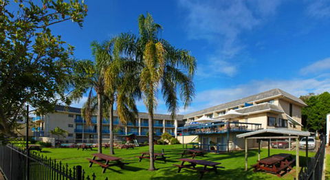 Mariners On The Waterfront - Tourism Brisbane 0