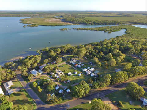 Poona Palms Holiday Park - Brisbane 4u 0