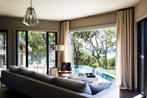 Pretty Beach House - Brisbane Tourism 1