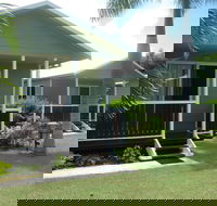 Queens Beach Tourist Village - Tourism Brisbane