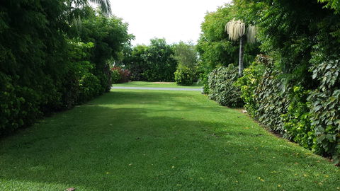 Queens Beach Tourist Village - Tourism Brisbane 1