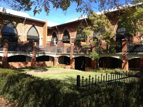 Staywest Apartments - Brisbane 4u 1