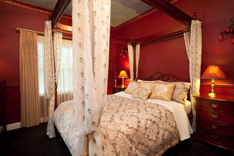 Strawberry Patch Cottage - Brisbane Tourism 2