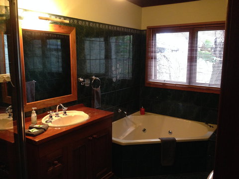 Studio Cottages Romantic Hideaway - Tourism Brisbane 1