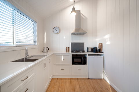 Tallagandra Hill Winery Accommodation - Brisbane 4u 2