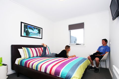 The Island Accommodation - Phillip Island YHA - Tourism Brisbane 2