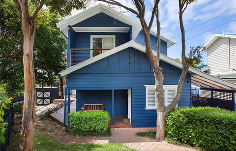The Blue House At Wombarra Beach - Tourism Brisbane 0