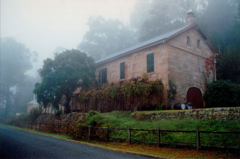 Tizzana Winery Bed And Breakfast - Brisbane Tourism 0