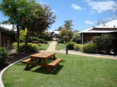 Dunsborough Inn Backpackers - Brisbane 4u 1