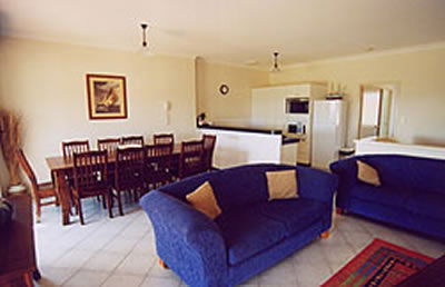 A Beachfront Villa Rockingham - Tourism Brisbane 0