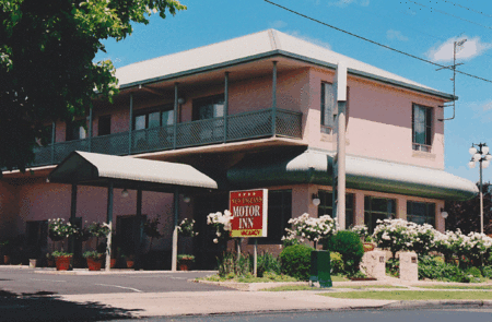 New England Motor Inn - Brisbane 4u 2