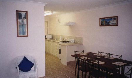 JJ's Holiday Cottages - Butler Street - Tourism Brisbane 2