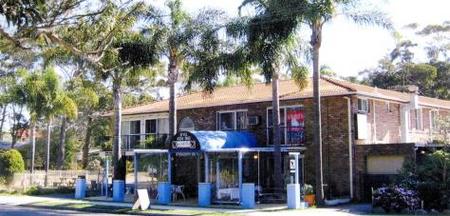 Palm Court Motel - Tourism Brisbane 0