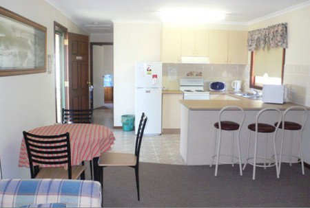 Back Obourke Accommodation - Tourism Brisbane 4