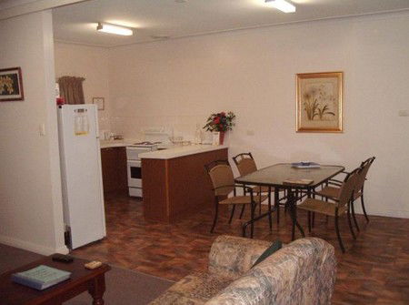 About Town Cottages - Brisbane 4u 1