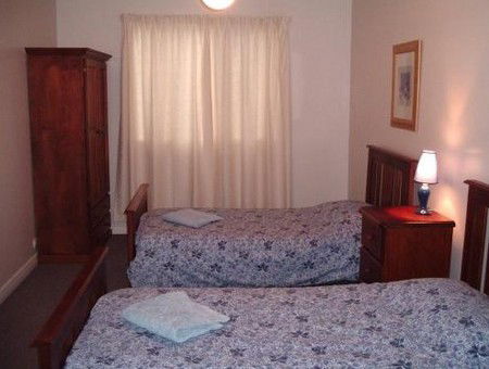 About Town Cottages - Brisbane 4u 2