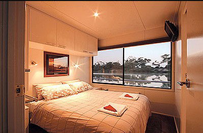 All Seasons Houseboats - Brisbane 4u 3
