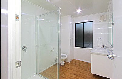 All Seasons Houseboats - Brisbane 4u 5