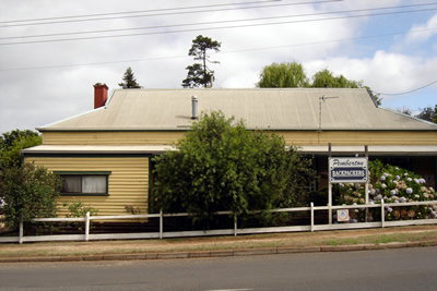 Pemberton Backpackers YHA & Budget Cottages - Tourism Brisbane 0