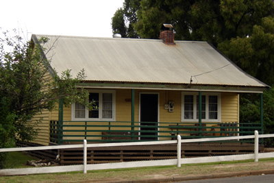 Pemberton Backpackers YHA & Budget Cottages - Tourism Brisbane 2