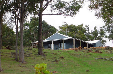 Vista Ridge Estate - Top Paddock Cottage - Tourism Brisbane 0