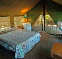 Lions Den Hotel - Tourism Brisbane