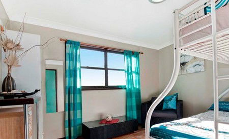 Blacksmiths Beach House - Brisbane 4u 3