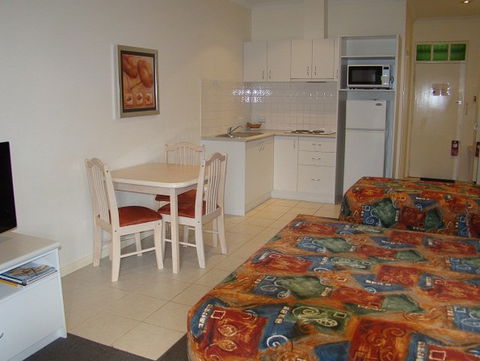 Dunsborough Central Motel - Brisbane 4u 5
