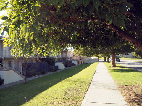 Budget Apartments Como South Perth - Brisbane Tourism 2