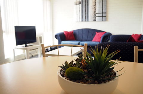 Budget Apartments Como South Perth - Brisbane Tourism 7