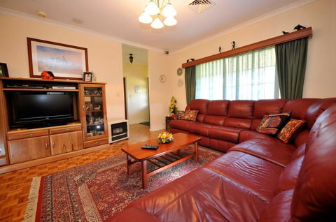 Homestead Bed And Breakfast - Tourism Brisbane 1