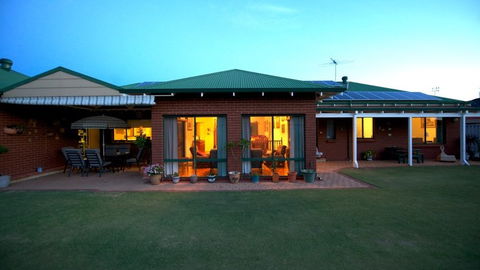 Homestead Bed And Breakfast - Tourism Brisbane 4