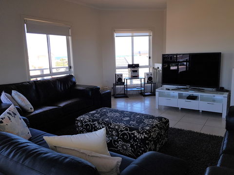 Agape Holiday Home - Brisbane 4u 2