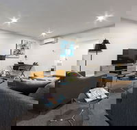 Avenue Hotel Canberra - Brisbane 4u