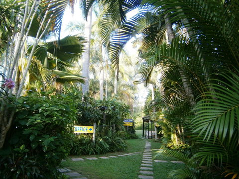 Balgal Beach Holiday Units - Brisbane Tourism 0