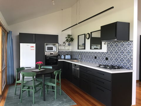 Black Cockatoo Cottages - Brisbane Tourism 2