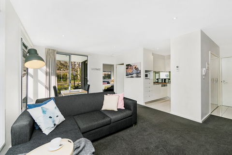 Canberra Furnished Accommodation - Brisbane 4u 0