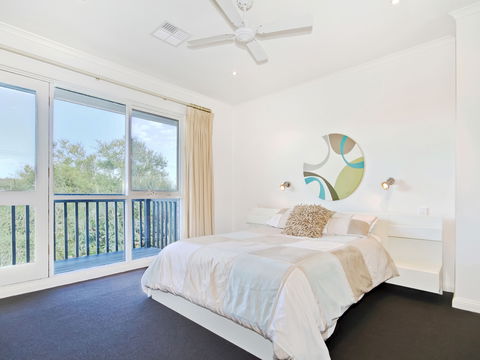 Century 21 SouthCoast: Tennis Elbow - Tourism Brisbane 2