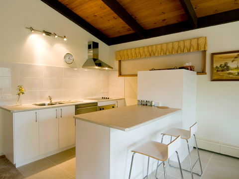 Chisholm Heights CBD Accommodation - Brisbane 4u 2