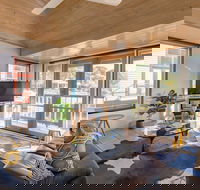 dlux  escape  Lorne - Tourism Brisbane