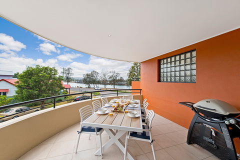 Dolphin Cove  North Haven - Brisbane 4u 2