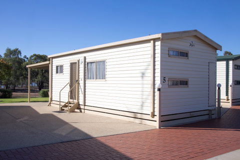 Euston Cabin Resort - Tourism Brisbane 0