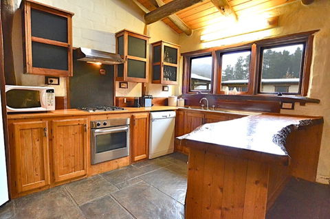Feathertop Retreat - Tourism Brisbane 0